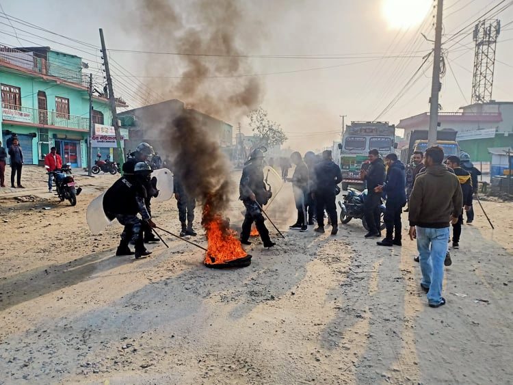 आमहडताल अपडेट : १ सय ८४ नेता/कार्यकर्ता पक्राउ, २२ सवारी तोडफोड